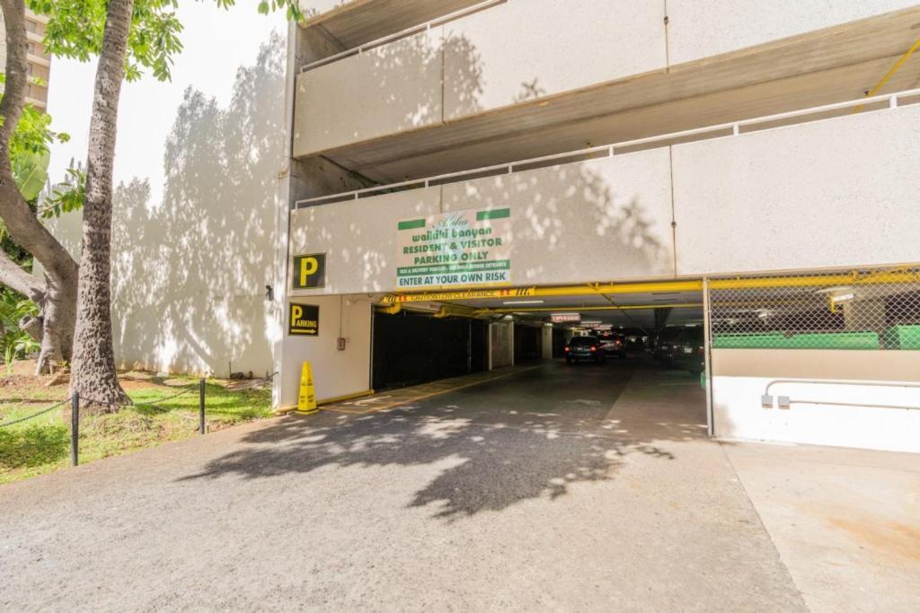 Ferienwohnung Waikiki Banyan W-Ocean Views With Free Parking! Honolulu Exterior foto