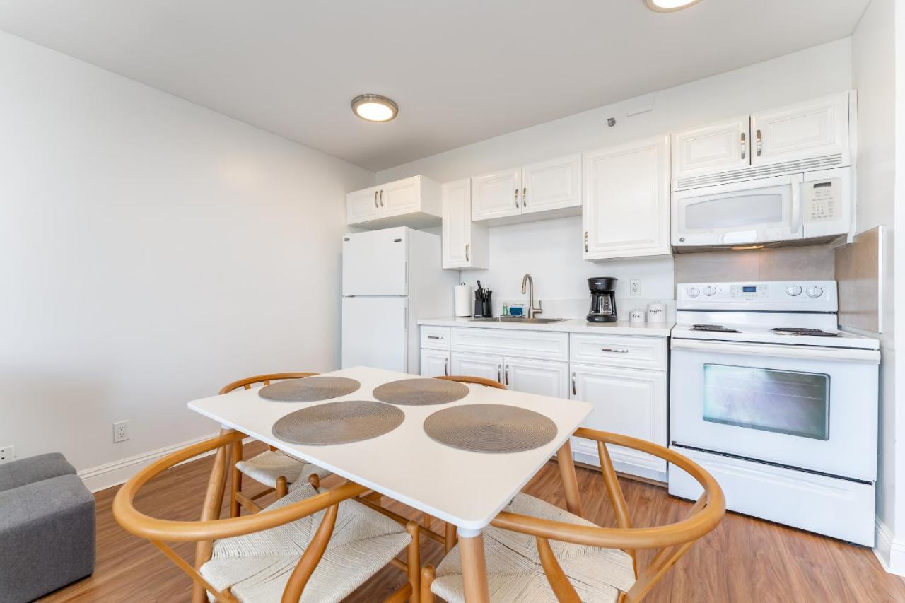 Ferienwohnung Waikiki Banyan W-Ocean Views With Free Parking! Honolulu Exterior foto