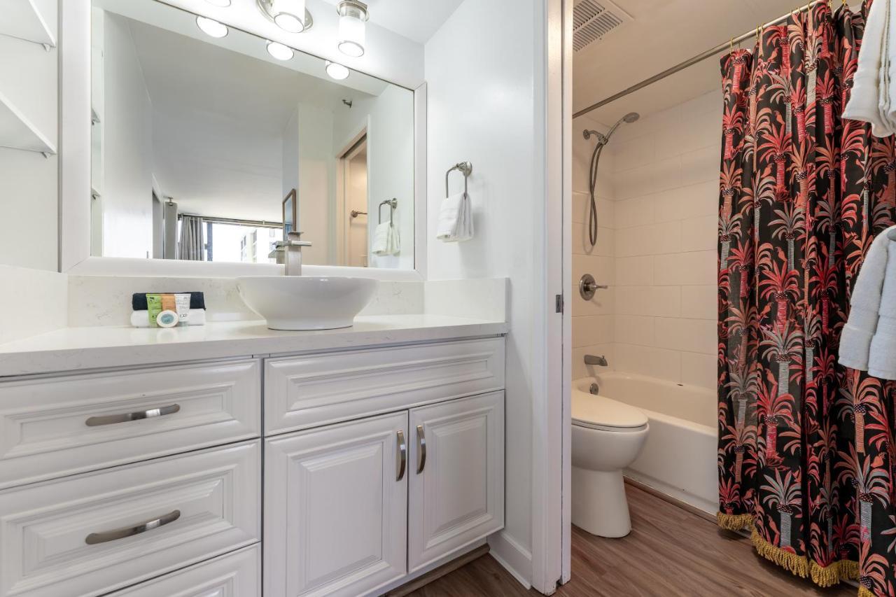 Ferienwohnung Waikiki Banyan W-Ocean Views With Free Parking! Honolulu Exterior foto